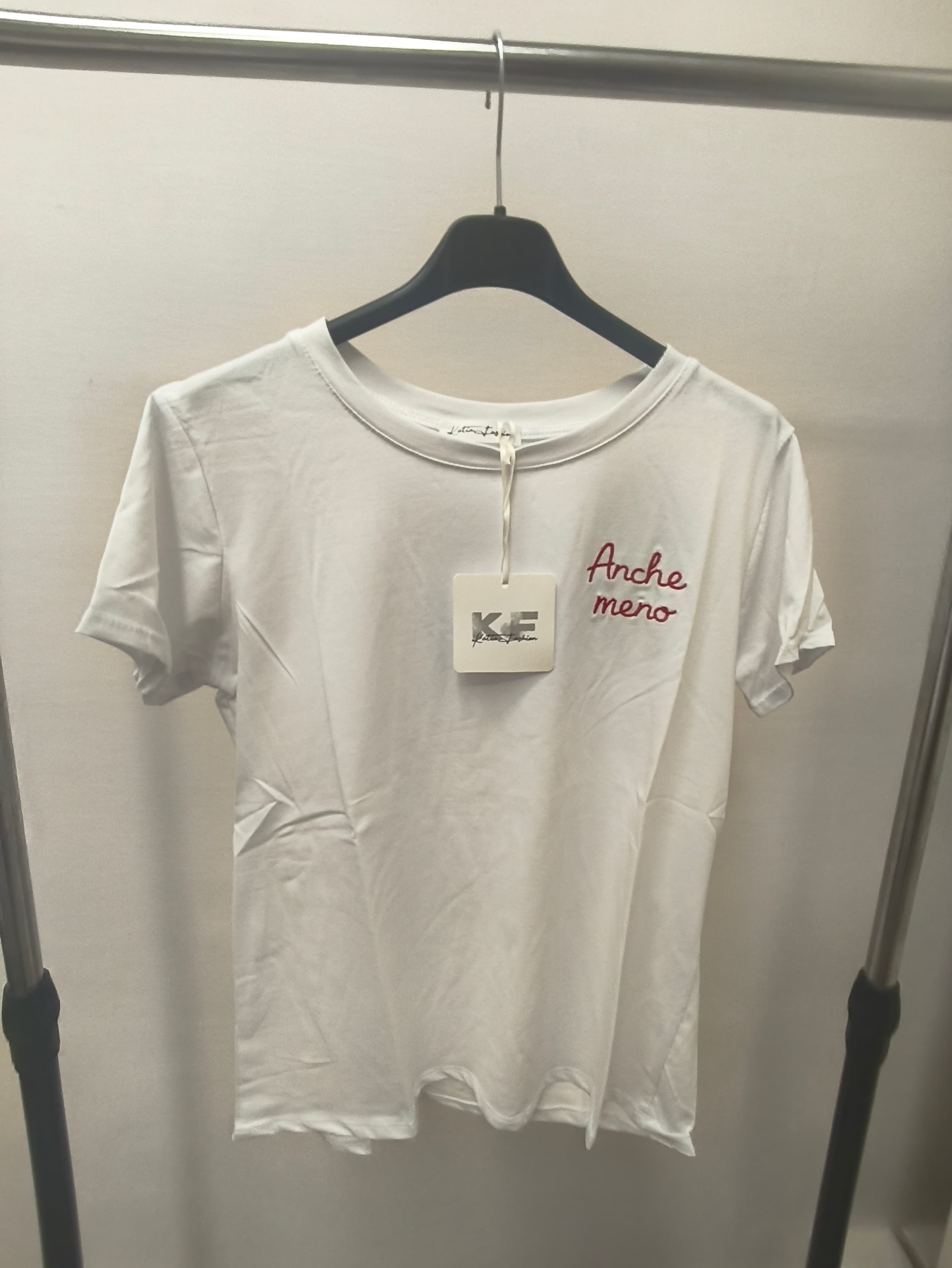 T-shirt con scritta 